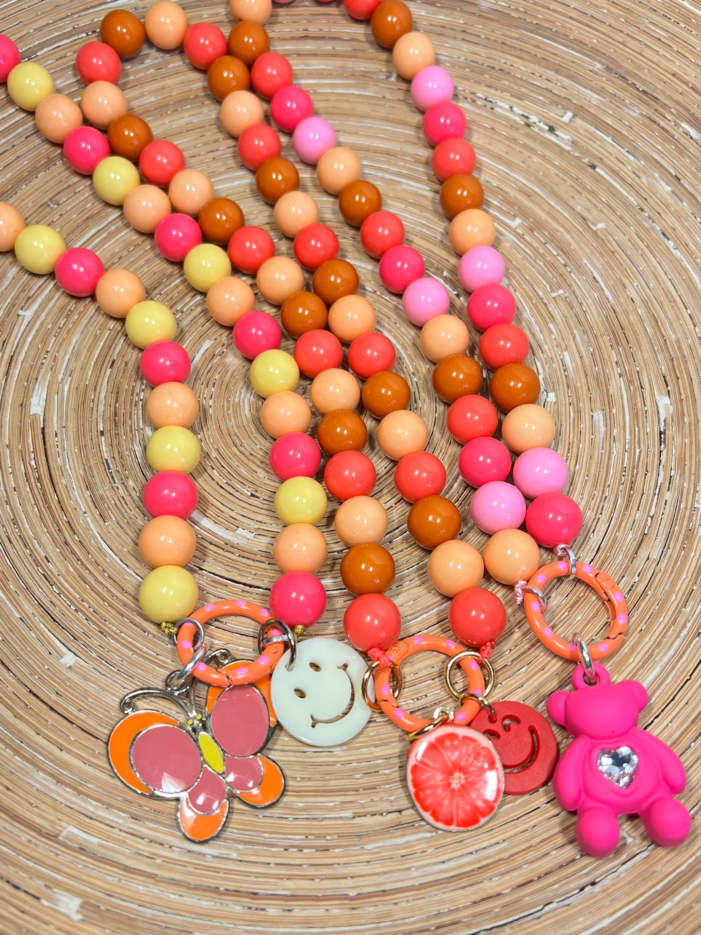 Ketting Big Beads roze beer 14 mm