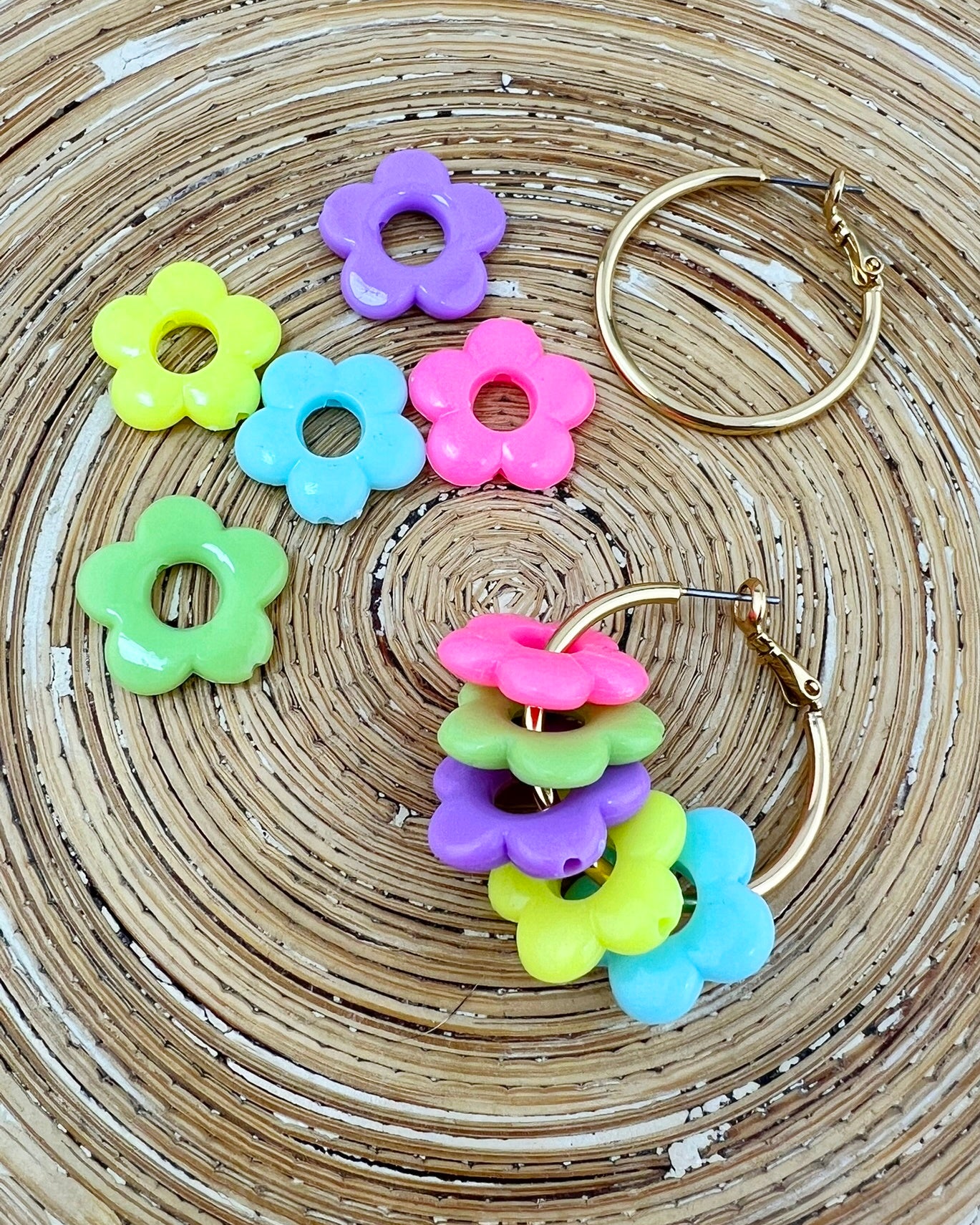 Oorbellen creolen Bloemkralen frisse kleuren Medium