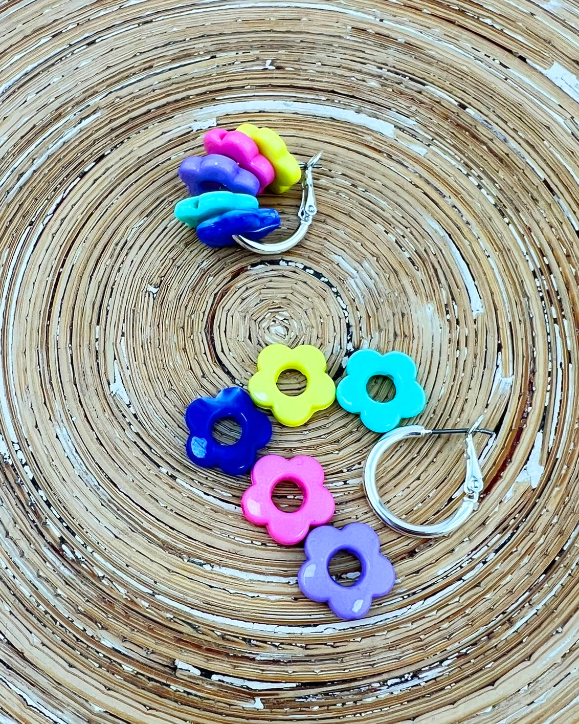 Oorbellen creolen Bloemkralen frisse kleuren Small