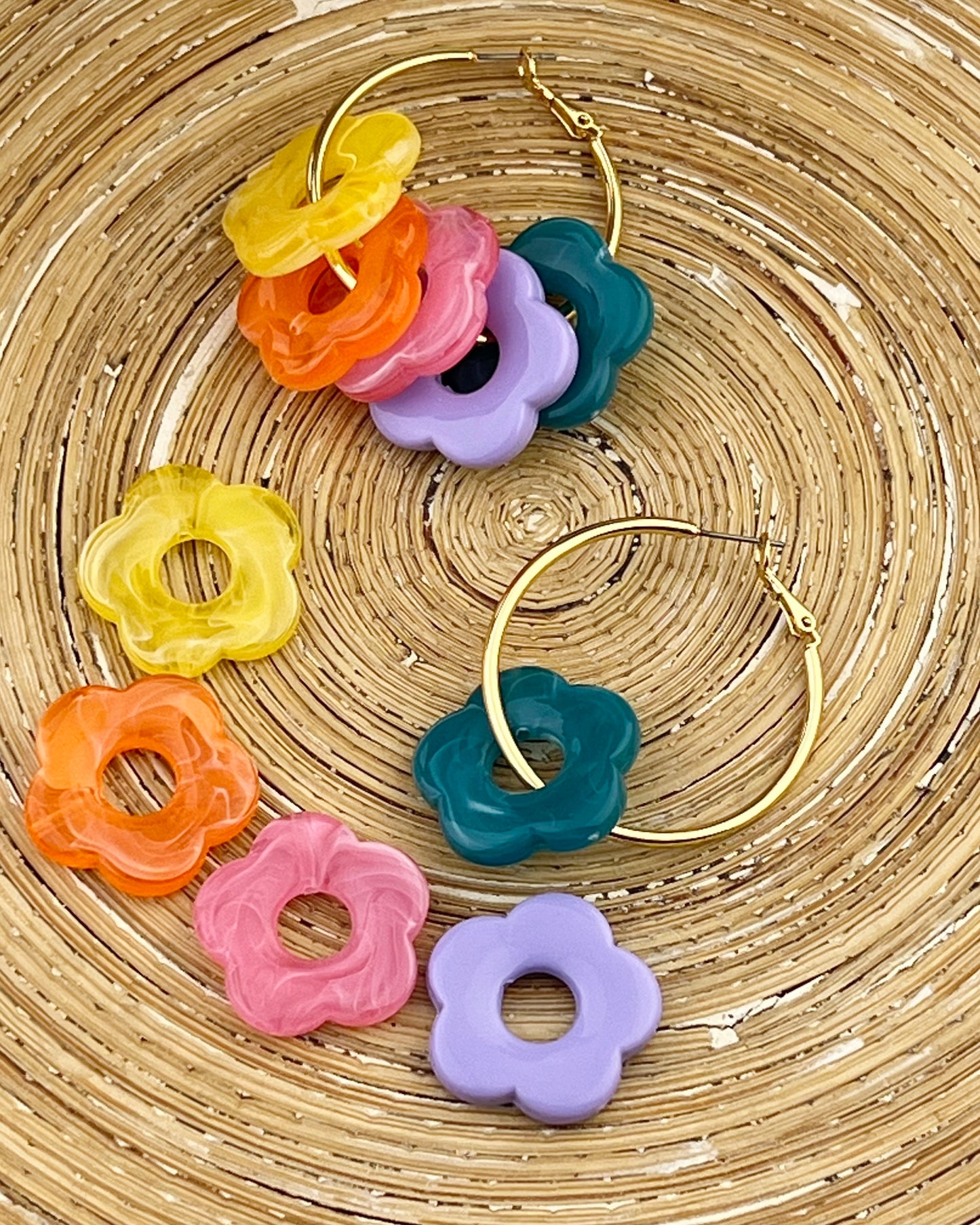 Oorbellen creolen Bloemkralen frisse kleuren Large