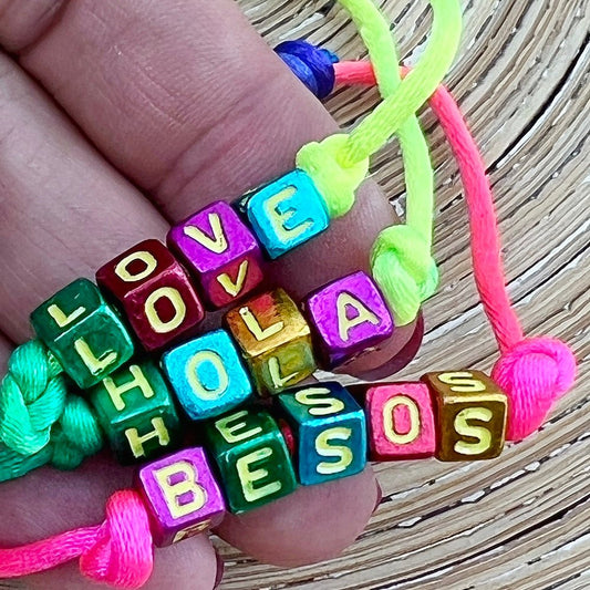 Armbandje Rainbow Letters - HanneHaves
