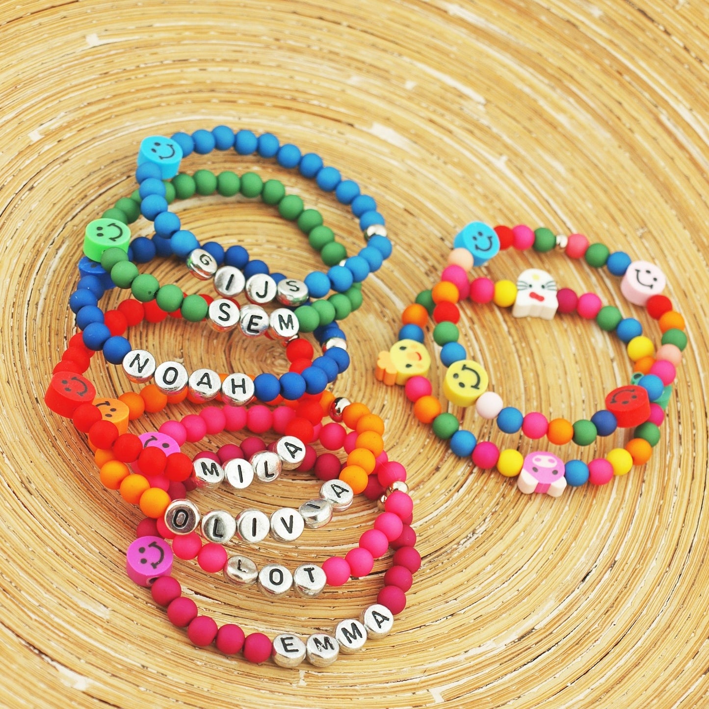 Kinderarmbandje met naam groen en blauw - HanneHaves