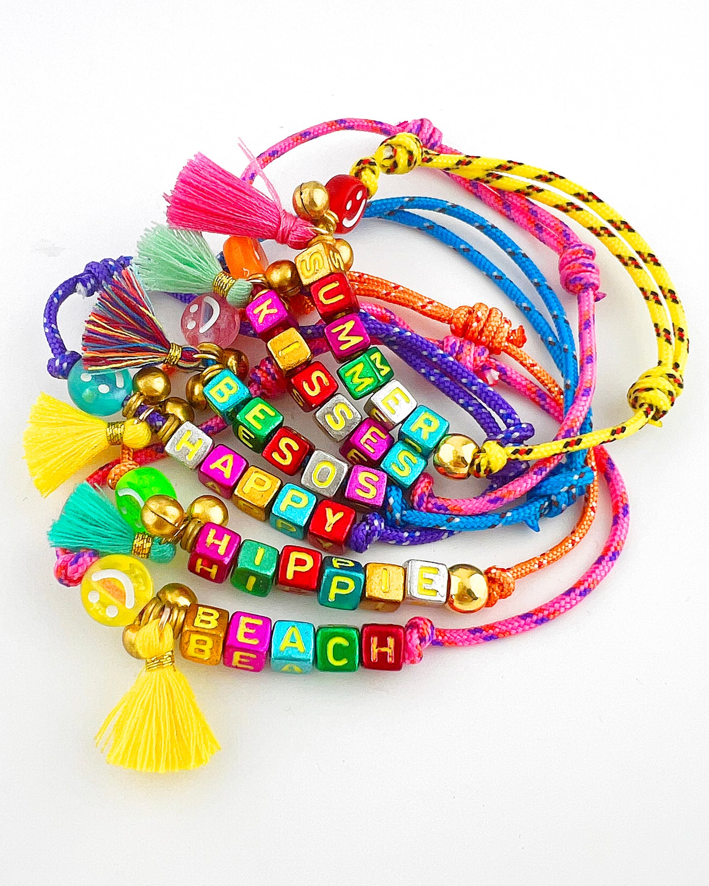 Armband Smiley Letters(Kies uit meerdere kleuren koord)