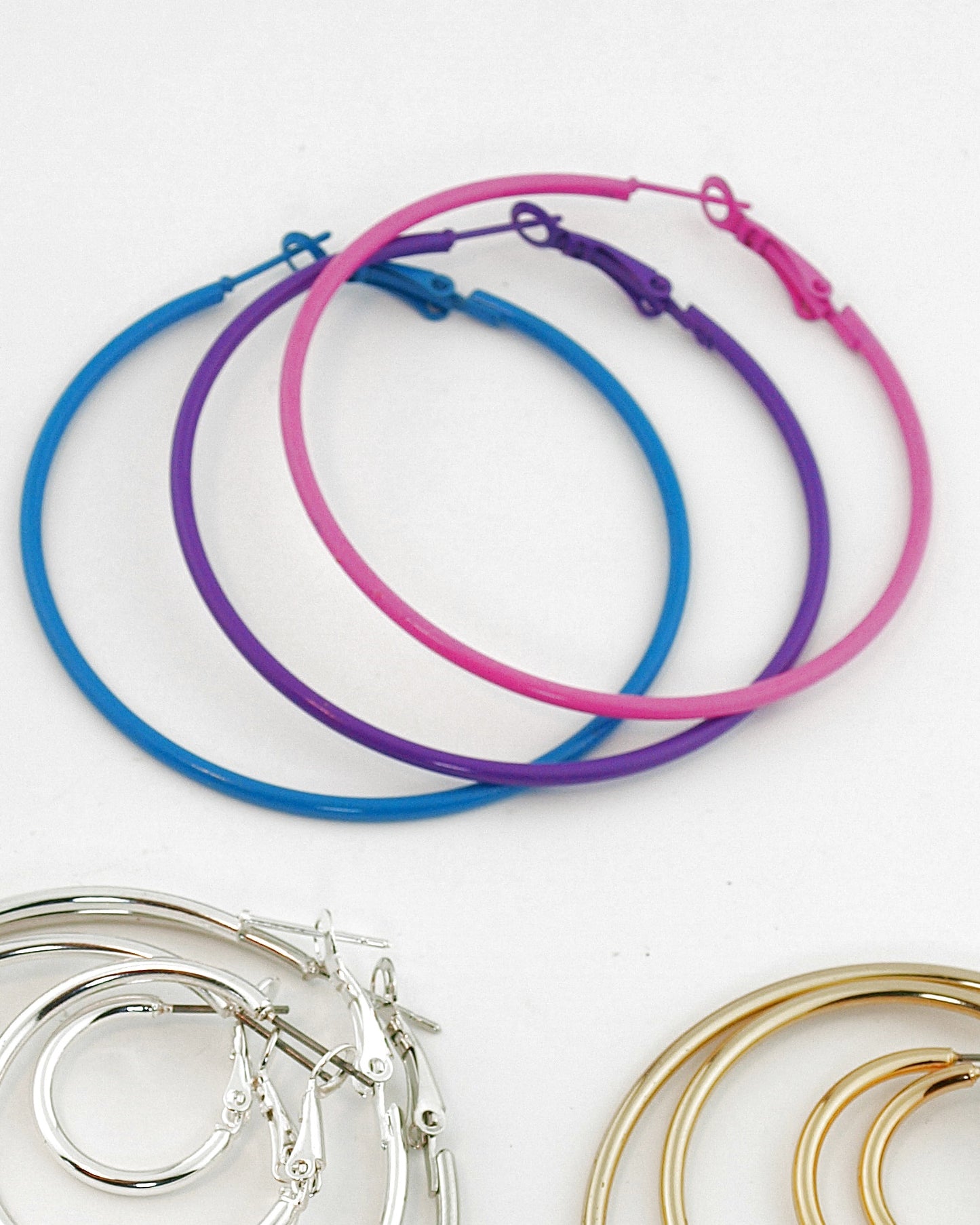 Oorbellen: creolen met bloemen hangers mix & match kleur