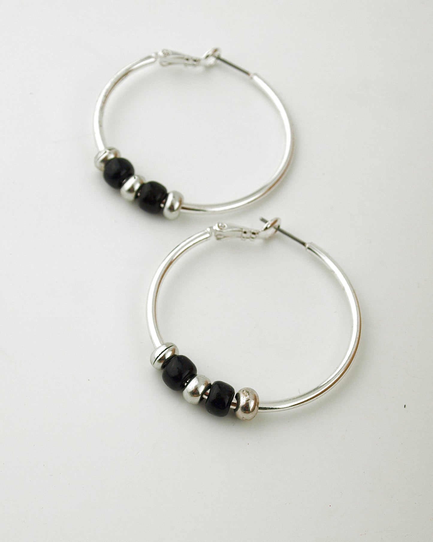 Oorbellen Creolen: Silver Beads