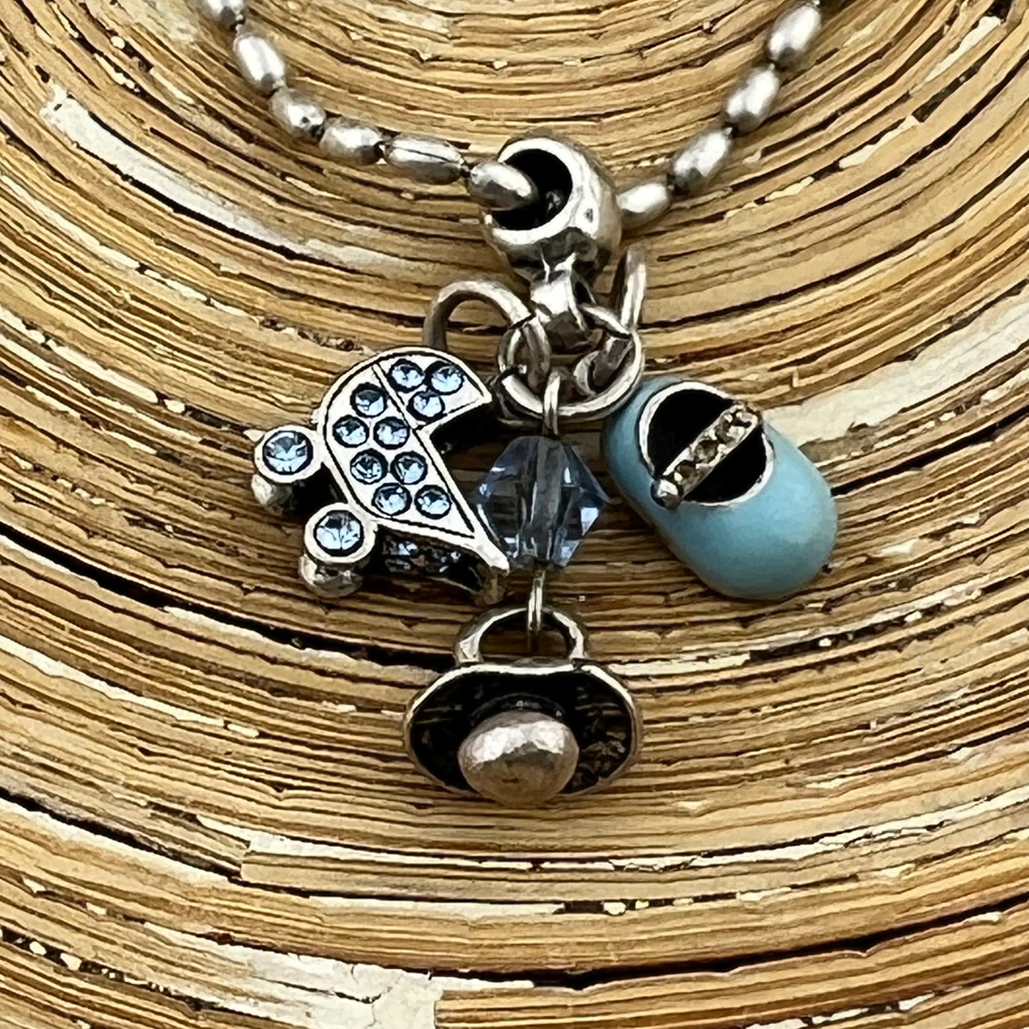 It is a Boy ketting