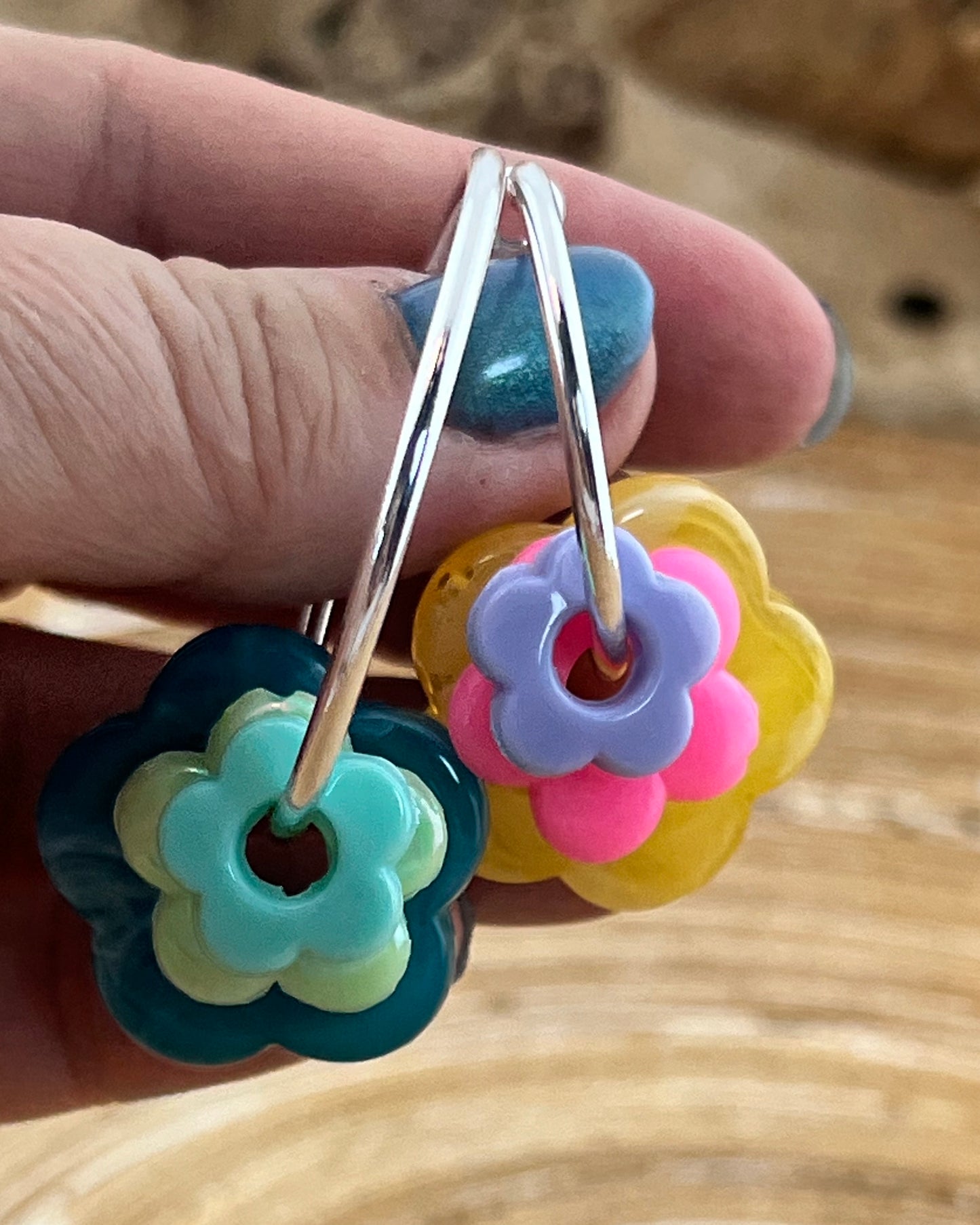 Oorbellen: creolen met bloemen hangers mix & match zilver