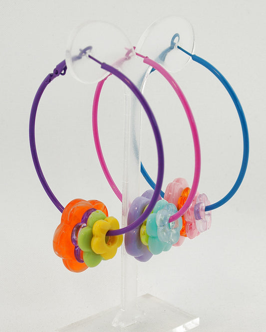 Oorbellen: creolen met bloemen hangers mix & match kleur