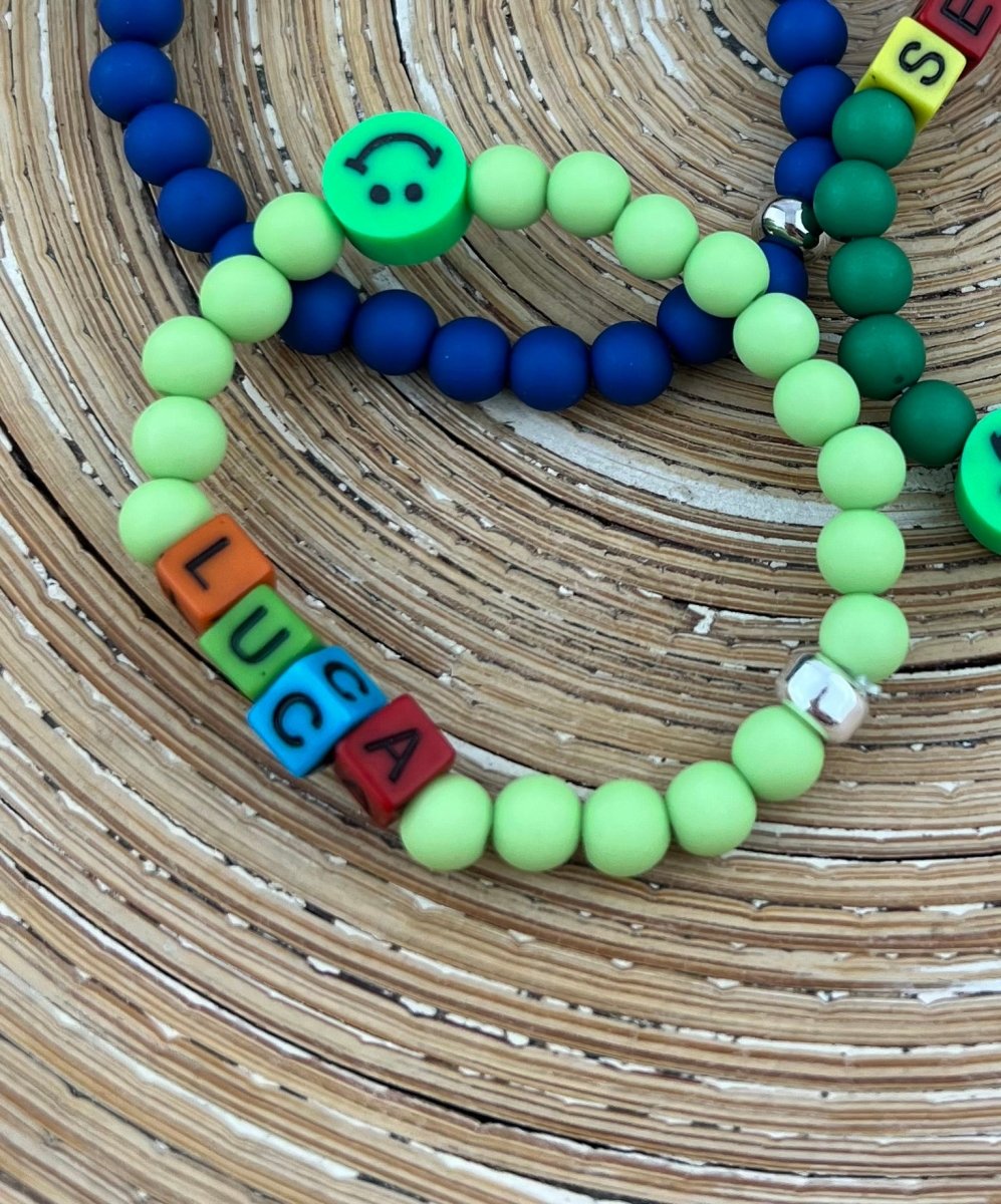Kinderarmbandje met naam groen en blauw - HanneHaves
