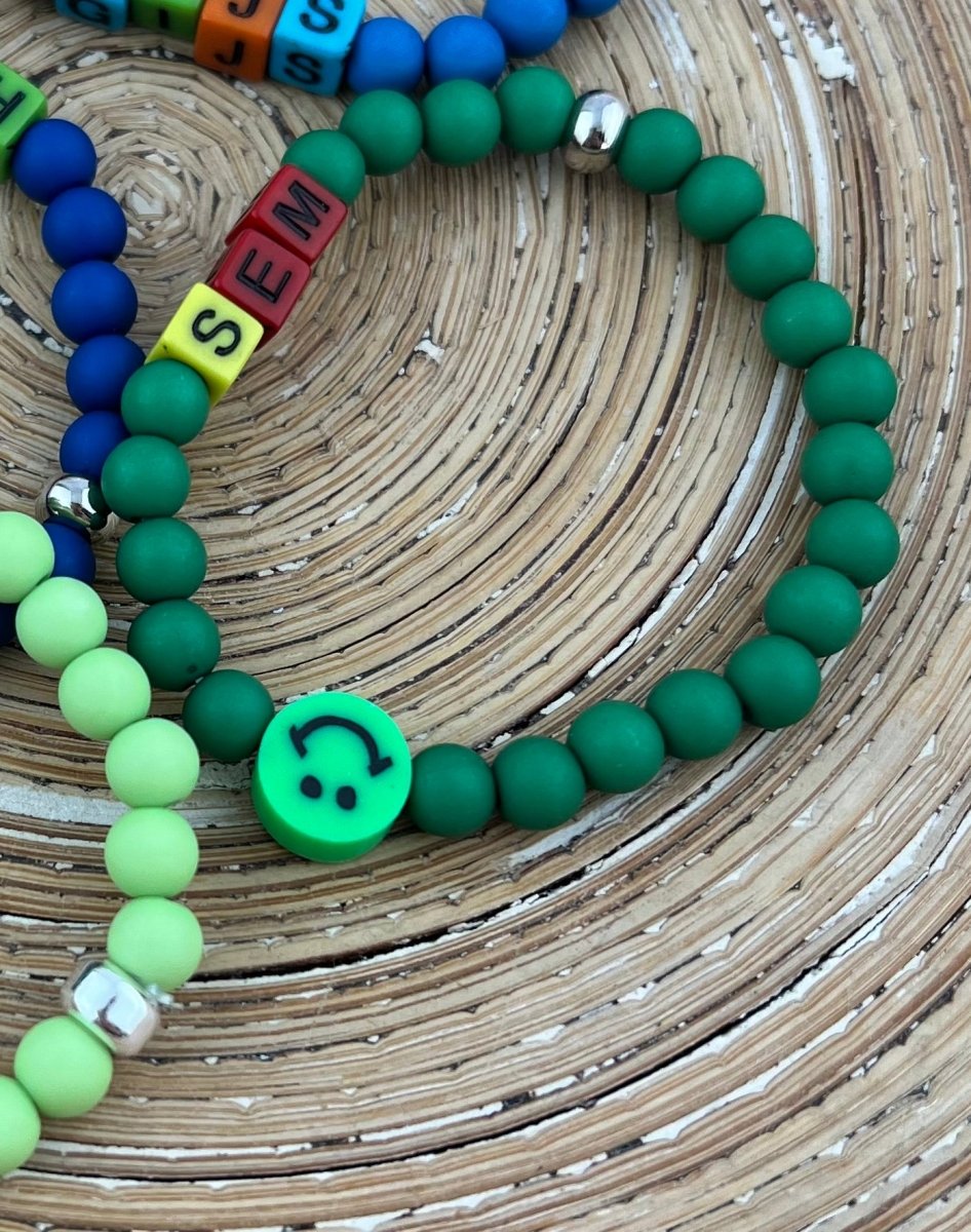 Kinderarmbandje met naam groen en blauw - HanneHaves