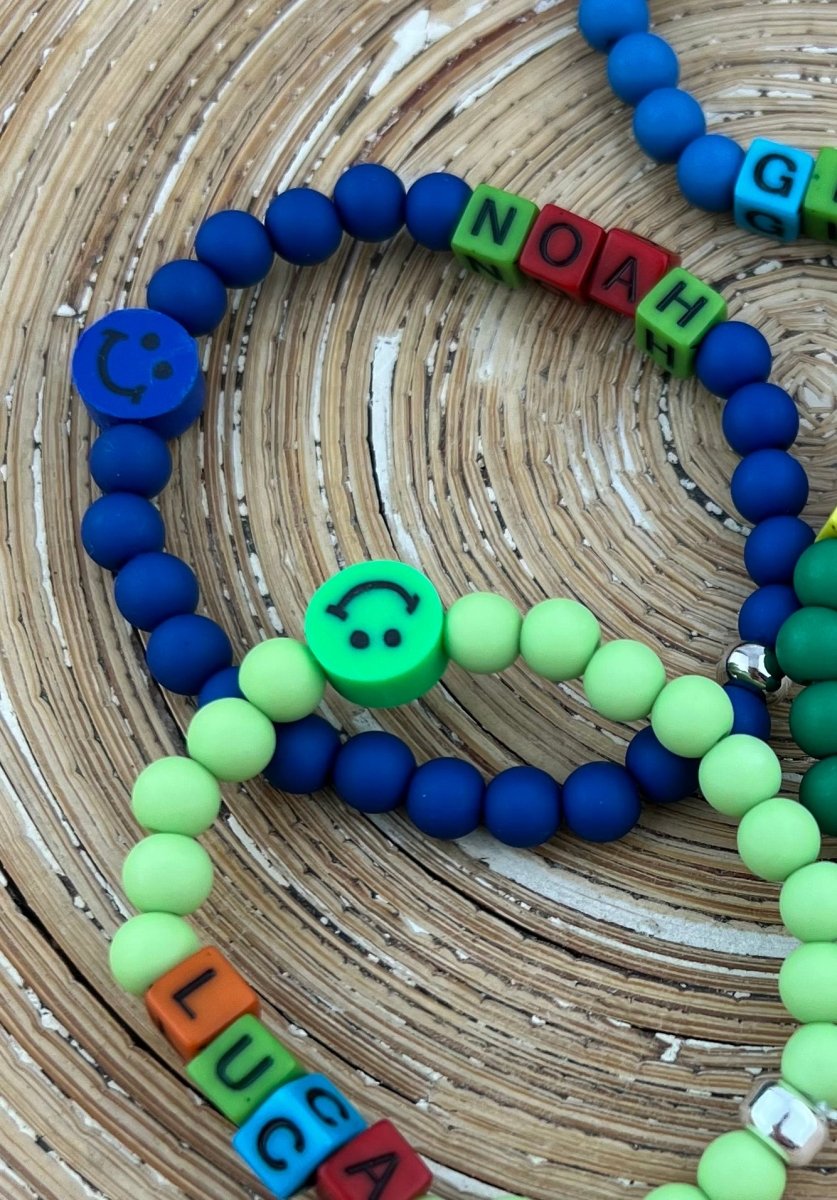 Kinderarmbandje met naam groen en blauw - HanneHaves