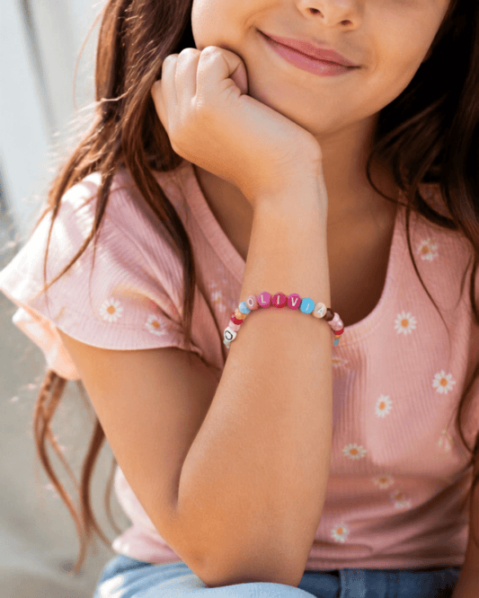 Kinderarmbandje met naam pastel kleur luxe - HanneHaves