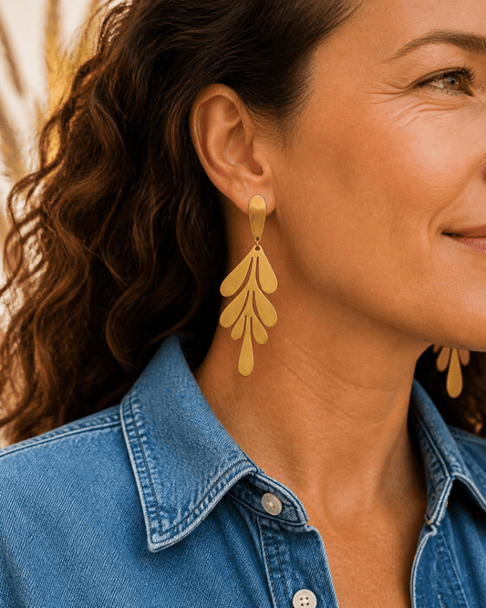 Oorbellen Leaf, gouden lange oorsteker - HanneHaves