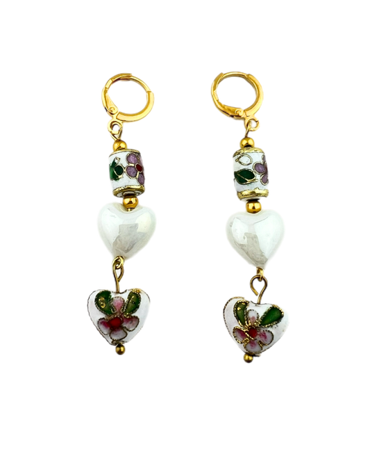 Oorbellen Witte Hartjes Cloisonné - HanneHaves