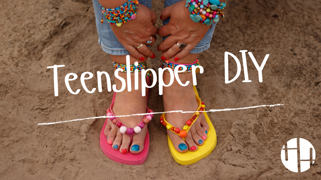 Video laden: Teenslipper die het zelf pakketten van HanneHaves